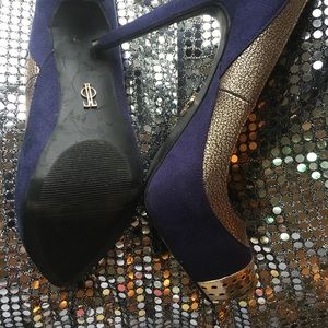 Jennifer Lopez purple suede and gold 4 1/2" heels